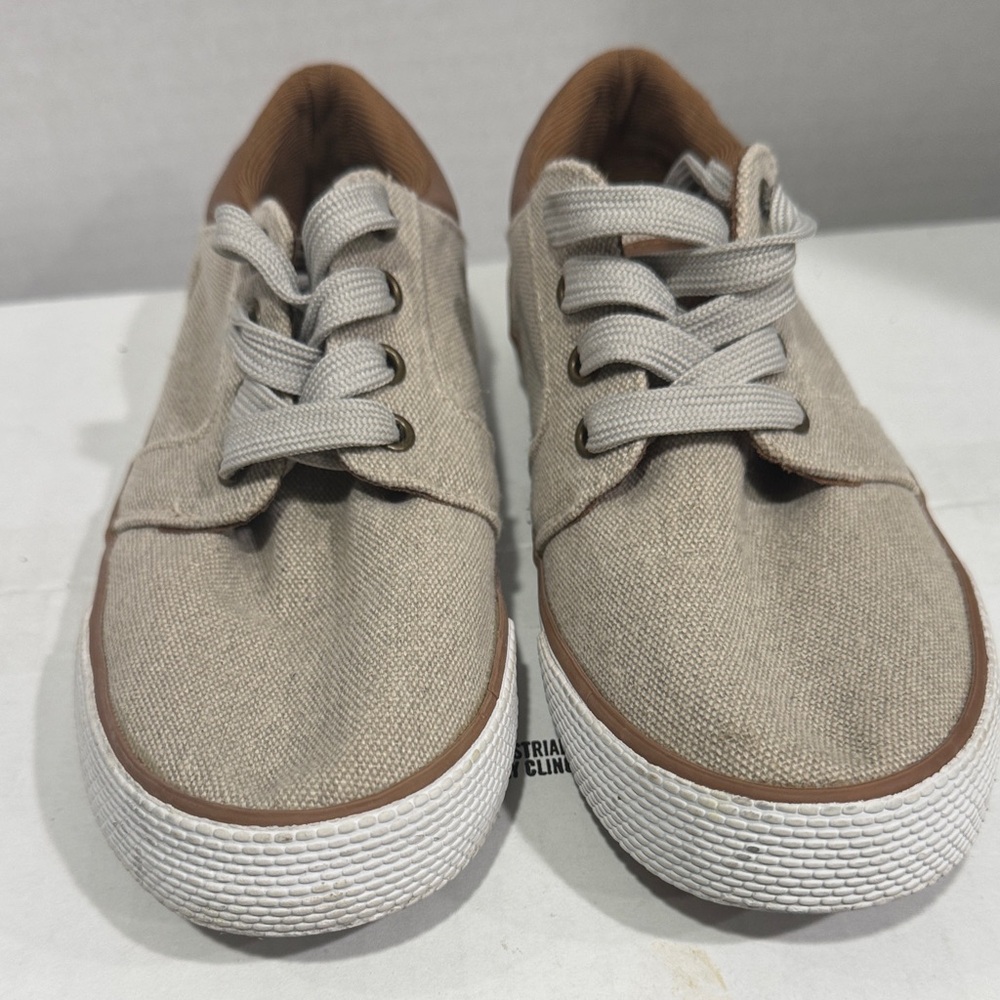 Children’s Place Tan and Brown Kids Sneakers size 1‎
